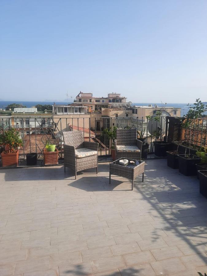 شقة La Casa Di Nettuno نابولي المظهر الخارجي الصورة